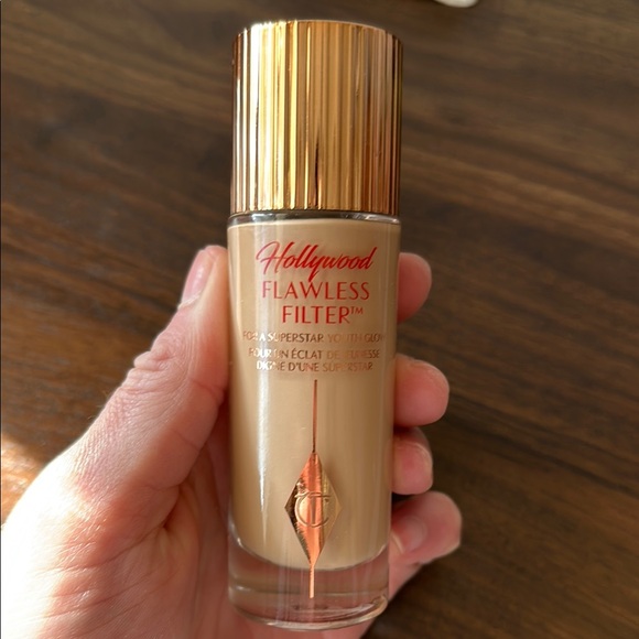 Charlotte Tilbury Hollywood Flawless Filter Shade 4 Medium - Picture 1 of 5